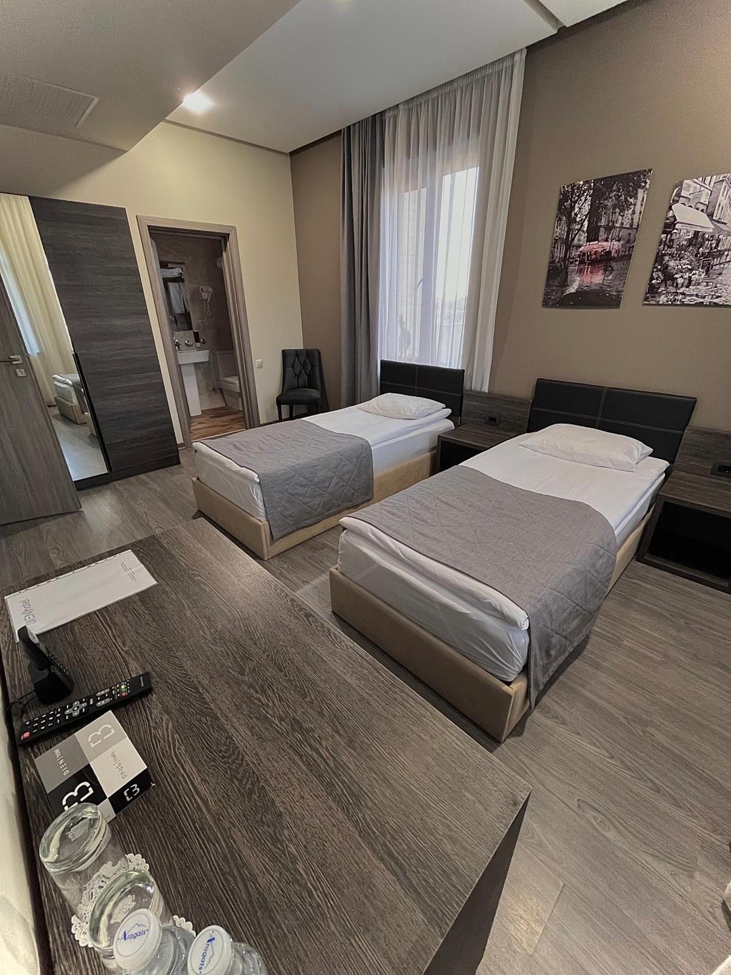 Bien Hotel Yerevan Exterior photo