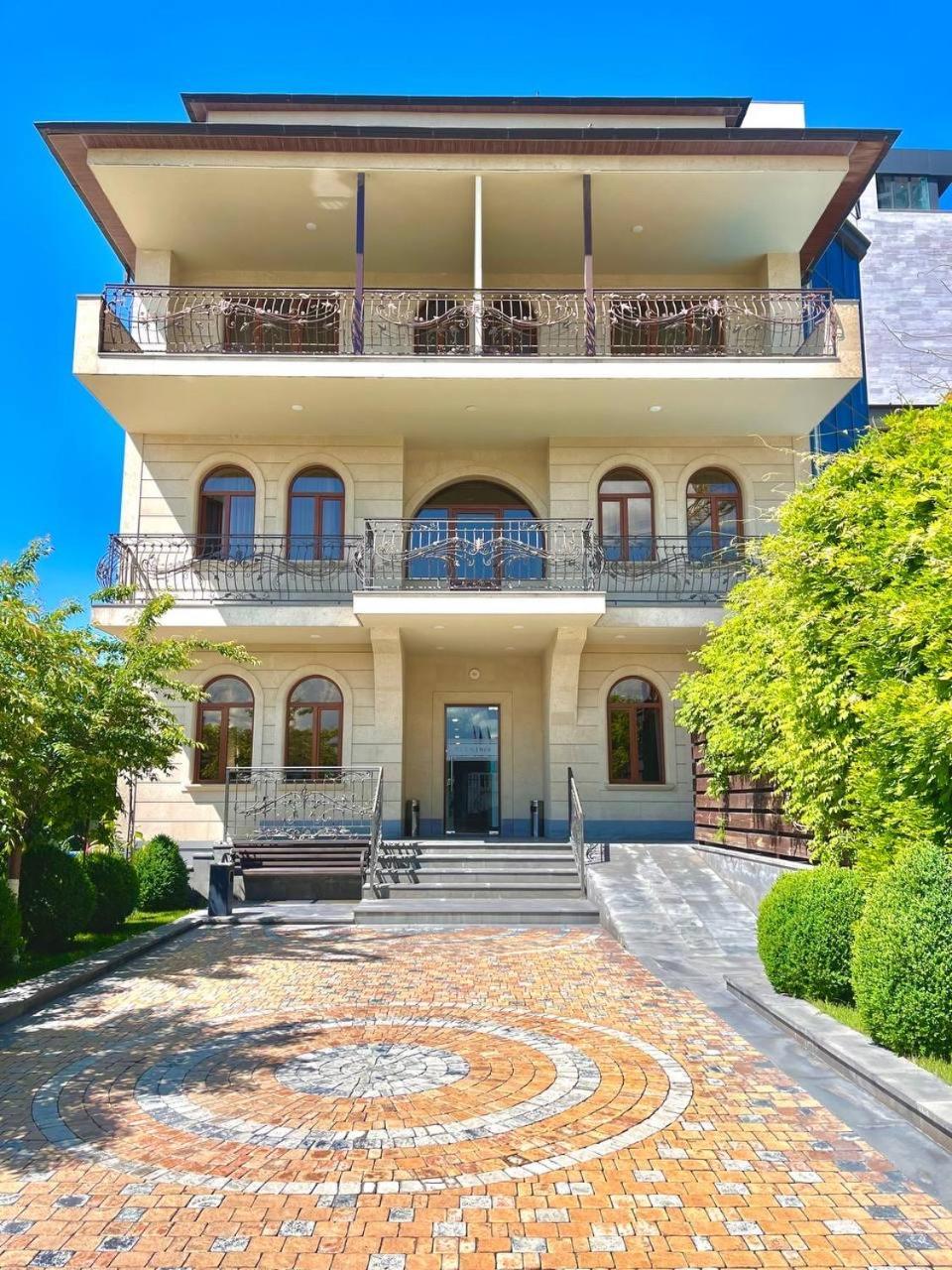 Bien Hotel Yerevan Exterior photo